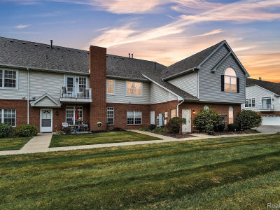 592 Olde English Cir Howell, MI 48855