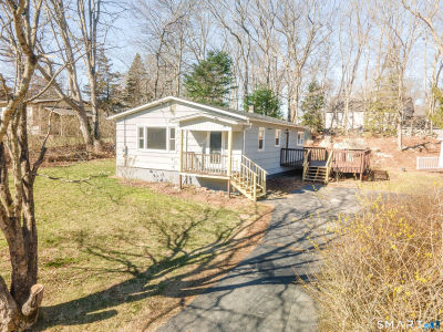 9 Stone Ct Gales Ferry, CT 06335
