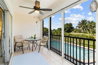 190 Pebble Beach Blvd APT 204 Naples, FL 34113