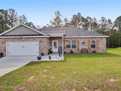 19480 Stewart St Saucier, MS 39574