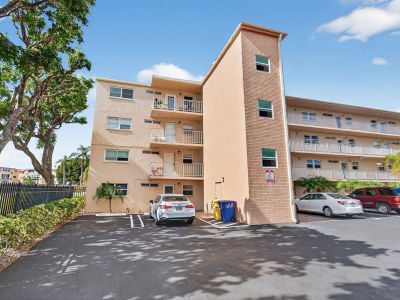 2515 NE 2nd Ct APT 201 Boynton Beach, FL 33435