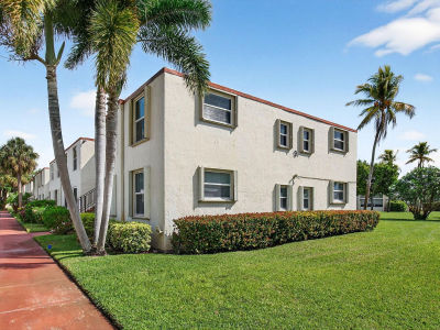9 Willowbrook Ln APT 208 Delray Beach, FL 33446