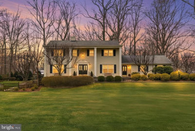 304 Chesapeake Dr Great Falls, VA 22066