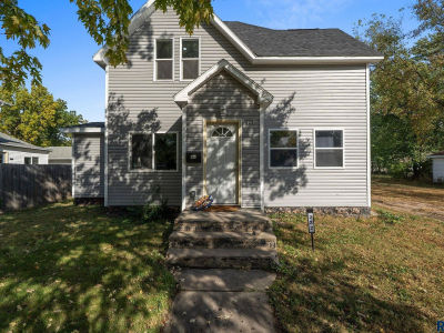 222 W 2nd St Canton, SD 57013