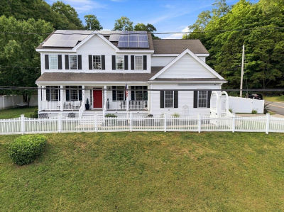 24 Monroe St Amesbury, MA 01913