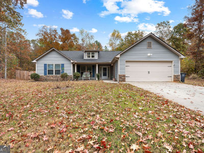 95 Esther Dr Grantville, GA 30220