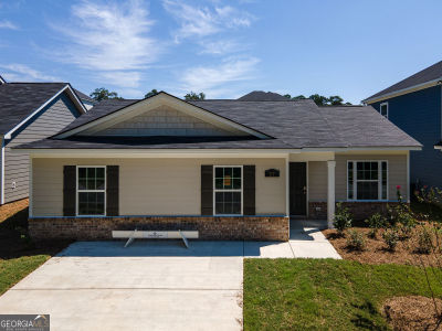 27 Whiterock Dr Phenix City, AL 36869