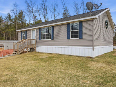 525 Sand Rd North Haverhill, NH 03774