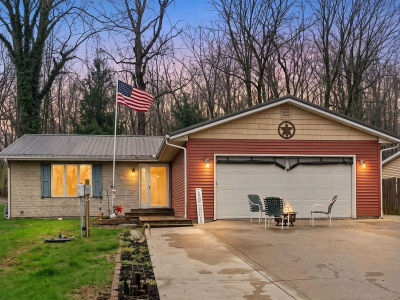 6907 E South Barbee Dr Pierceton, IN 46562