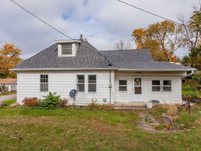 226 S Iowa St Colfax, IA 50054