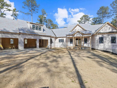 1040 Parrotts Cv Greensboro, GA 30642