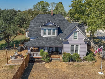 410 Main St Maypearl, TX 76064