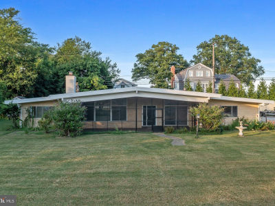 45 E Lake Dr Annapolis, MD 21403