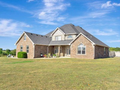 957 E 477th Rd Bolivar, MO 65613