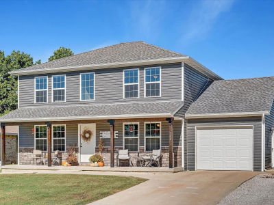 709 Valley Ln Stockton, MO 65785