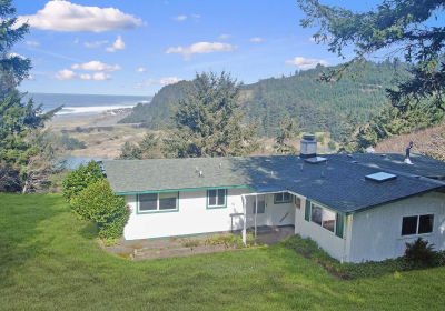 28693 Nautical Way Gold Beach, OR 97444