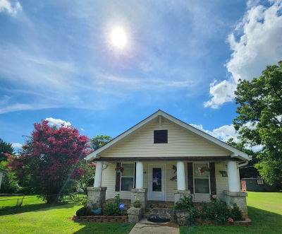 1208 N Davis Ave Newton, NC 28658