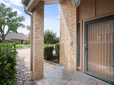 1036 Clinton St Carrollton, TX 75007