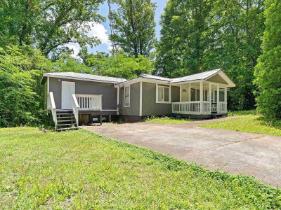 779 11th Ave SE Graysville, AL 35073