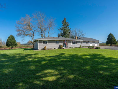 38565 Robinson Dr Scio, OR 97374