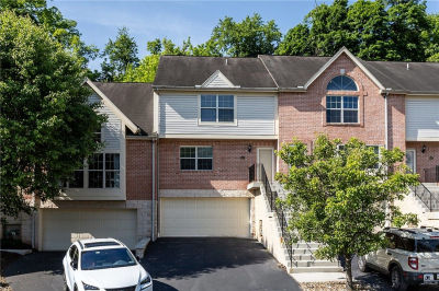 402 Berrington Ct Bethel Park, PA 15102