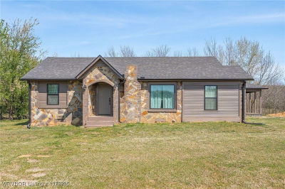 6404 W Highway 10 Hackett, AR 72937