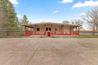 975 NW Starlite Pl Grants Pass, OR 97526