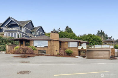 9922 Triton Dr NW Seattle, WA 98117