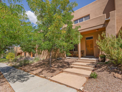 84 Avenida Frijoles Santa Fe, NM 87507