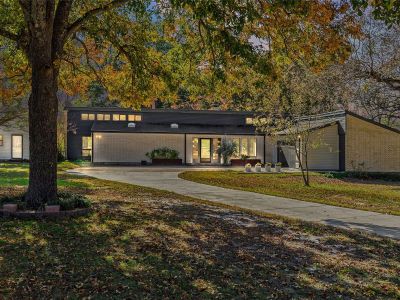 3092 Woodglen Dr Commerce, TX 75428