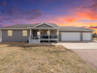 403 Meadowlark Ln Montrose, SD 57048