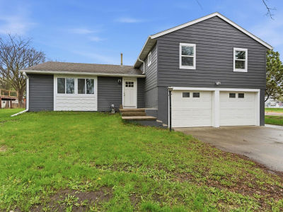 402 E 4th St Hartford, SD 57033