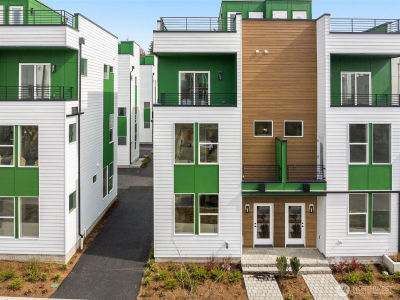 906 A 28th Ave S Seattle, WA 98144