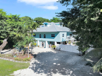 593 Bonito Ave Key Largo, FL 33037