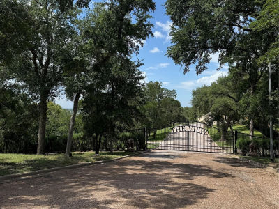 112 Kathleen Ave La Grange, TX 78945