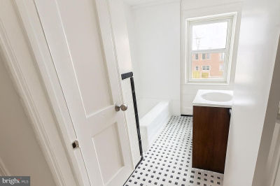 3733 Ravenwood Ave Baltimore, MD 21213