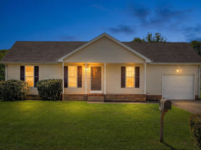 308 Hunter Owens Ct Oak Grove, KY 42262