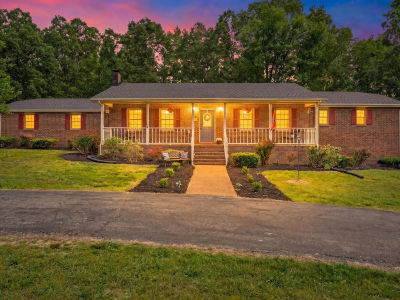 1649 N Main St Tennessee Ridge, TN 37178