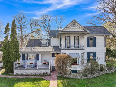 2302 4th St Emmetsburg, IA 50536