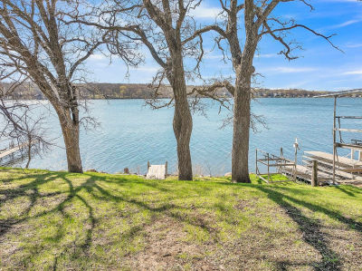 16876 255th Ave Spirit Lake, IA 51360