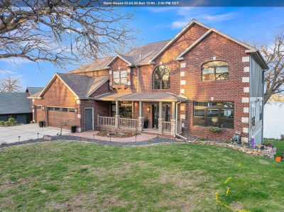2221 Francis Sites Dr Spirit Lake, IA 51360