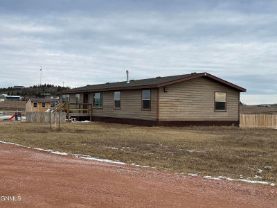 808 17th Ave SW Watford City, ND 58854