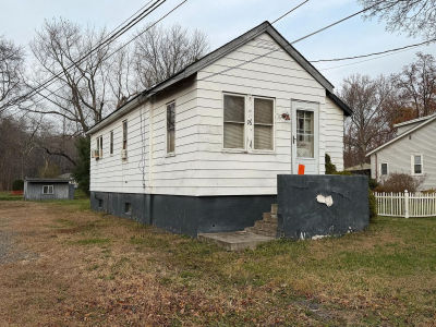 76 Lenox Ave Hamilton, NJ 08620