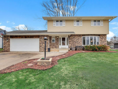 1209 Westwood Dr SW Faribault, MN 55021