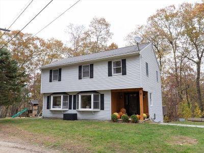 15 Cherokee Rd Holland, MA 01521