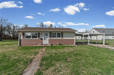 509 E 2nd St Cameron, MO 64429