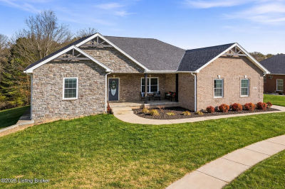 166 Creekstone Dr Radcliff, KY 40160