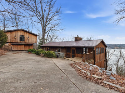 290 Deer Run Rd Eddyville, KY 42038