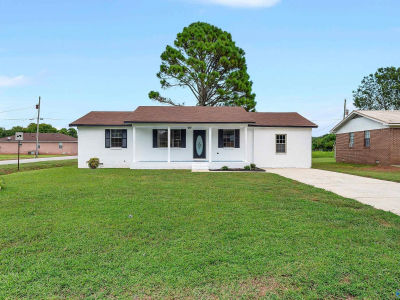 1152 James Ave Courtland, AL 35618