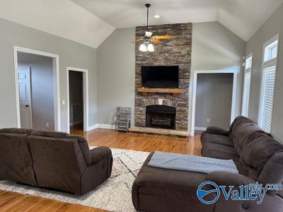 226 Twin Lakes Dr New Market, AL 35761